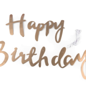 Festlig fødselsdags guirlande med Happy Birthday i rosegold